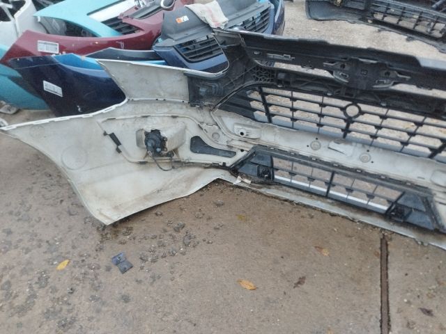 bontott FORD TRANSIT Első Lökhárító (Részeivel)