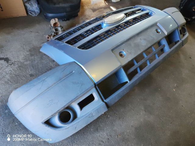 bontott FORD TRANSIT Első Lökhárító (Részeivel)