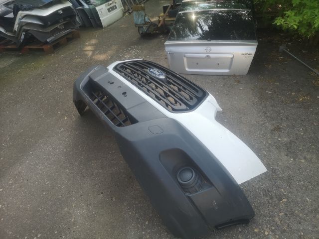 bontott FORD TRANSIT Első Lökhárító (Részeivel)