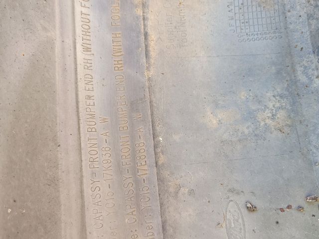 bontott FORD TRANSIT Első Lökhárító (Részeivel)