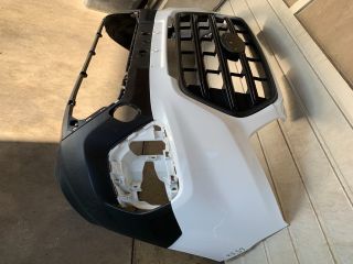 bontott FORD TRANSIT Első Lökhárító (Üresen)