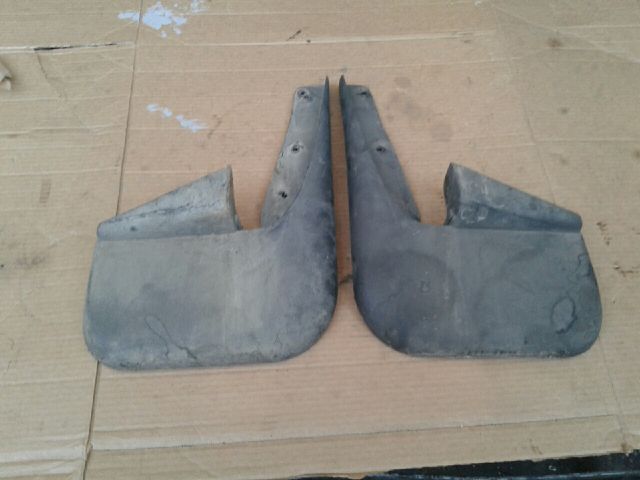 bontott FORD TRANSIT Első Sárvédő Gumi Pár