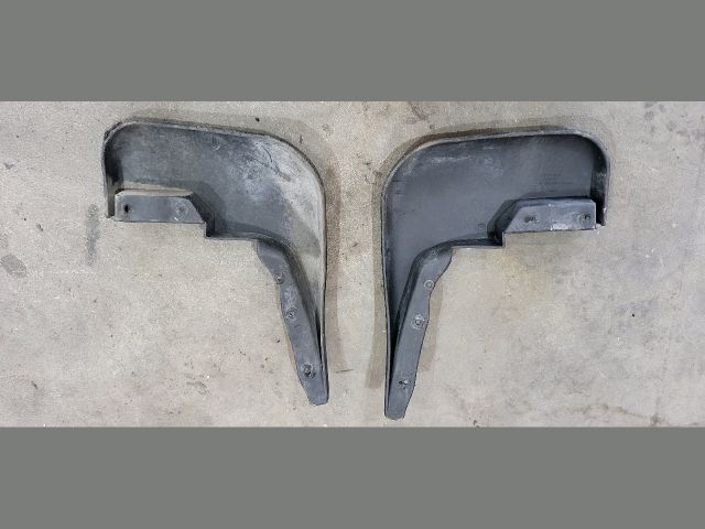 bontott FORD TRANSIT Első Sárvédő Gumi Pár