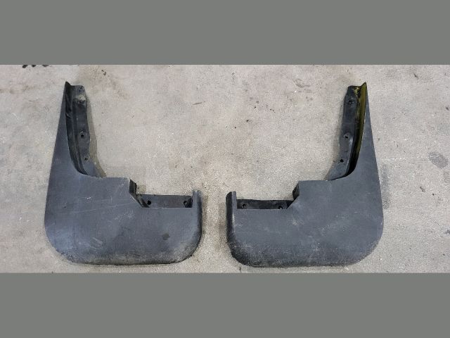 bontott FORD TRANSIT Első Sárvédő Gumi Pár