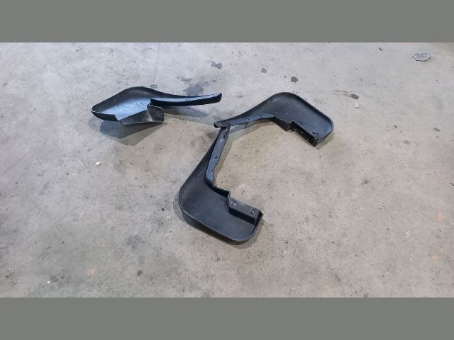 bontott FORD TRANSIT Első Sárvédő Gumi Pár