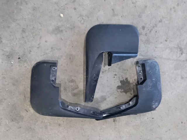 bontott FORD TRANSIT Első Sárvédő Gumi Pár