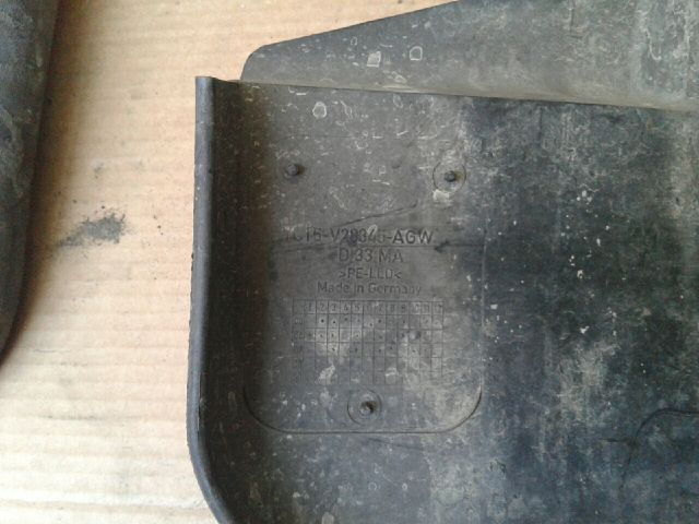 bontott FORD TRANSIT Első Sárvédő Gumi Pár