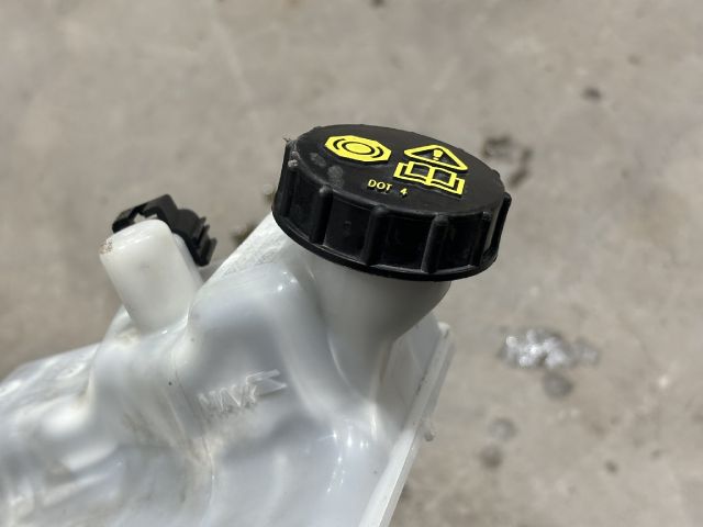 bontott FORD TRANSIT Fékfolyadék Tartály