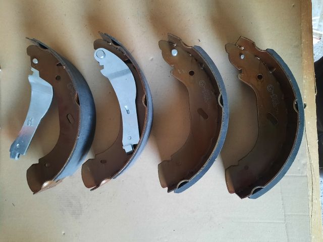 bontott FORD TRANSIT Fékpofa