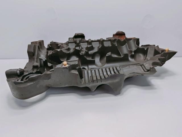 bontott FORD TRANSIT Felső Hűtőburkolat