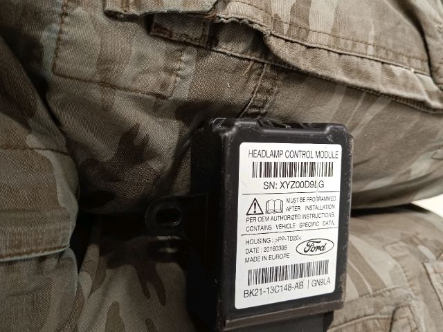 bontott FORD TRANSIT Fényszóró Elektronika