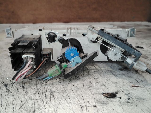 bontott FORD TRANSIT Fűtéskapcsoló (manuális klímás)