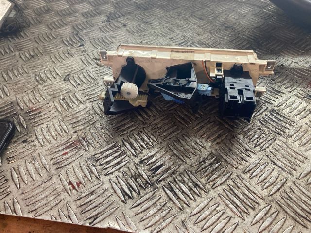 bontott FORD TRANSIT Fűtéskapcsoló (Nem klímás)