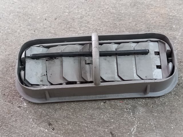 bontott FORD TRANSIT Hátsó középső Szellőző