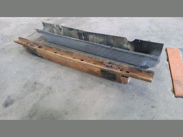 bontott FORD TRANSIT Hátsó Lökhárító Merevítő (Fém)