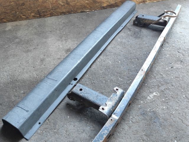 bontott FORD TRANSIT Hátsó Lökhárító Merevítő (Fém)