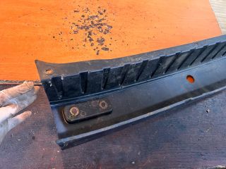 bontott FORD TRANSIT Hátsó Lökhárító (Üresen)