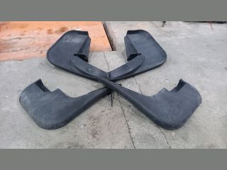 bontott FORD TRANSIT Hátsó Sárvédő Gumi Pár