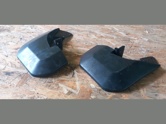 bontott FORD TRANSIT Hátsó Sárvédő Gumi Pár