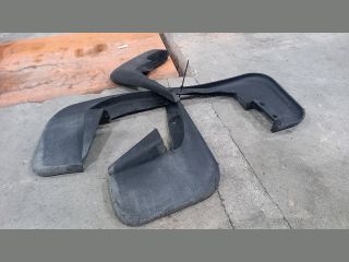 bontott FORD TRANSIT Hátsó Sárvédő Gumi Pár