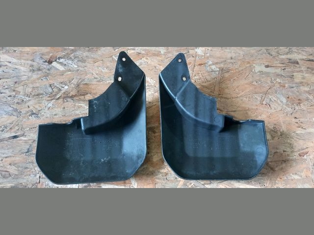 bontott FORD TRANSIT Hátsó Sárvédő Gumi Pár