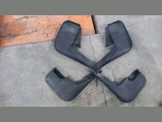 bontott FORD TRANSIT Hátsó Sárvédő Gumi Pár