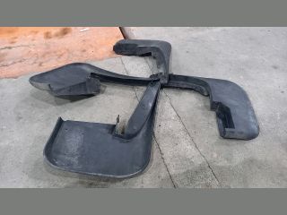 bontott FORD TRANSIT Hátsó Sárvédő Gumi Pár