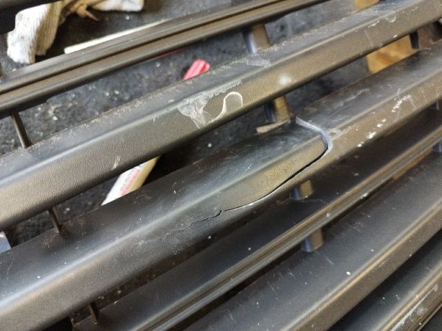 bontott FORD TRANSIT Hűtőrács