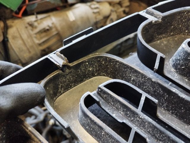 bontott FORD TRANSIT Hűtőrács