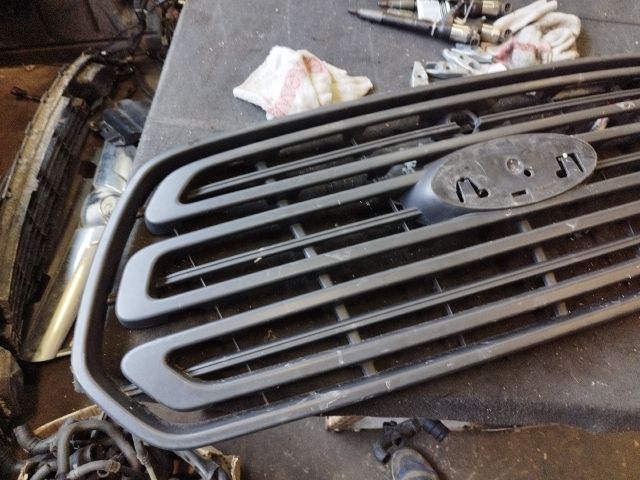 bontott FORD TRANSIT Hűtőrács