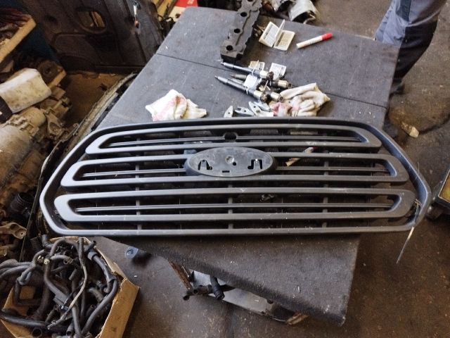 bontott FORD TRANSIT Hűtőrács