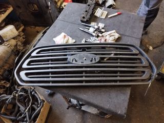 bontott FORD TRANSIT Hűtőrács