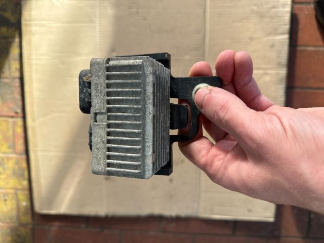 bontott FORD TRANSIT Izzító Relé