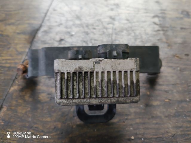 bontott FORD TRANSIT Izzító Relé