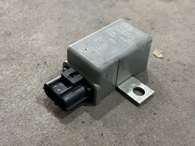 bontott FORD TRANSIT Izzító Relé