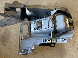 bontott FORD TRANSIT Jobb Alsó Műszerfal Burkolat