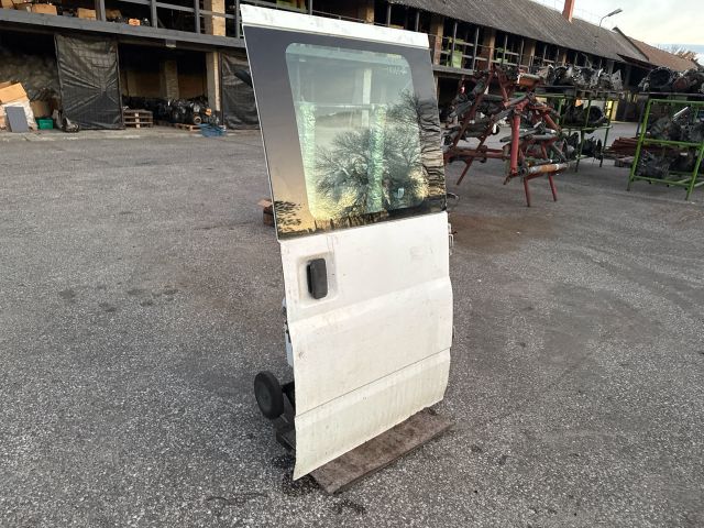 bontott FORD TRANSIT Jobb Csomagtérajtó (Részeivel)