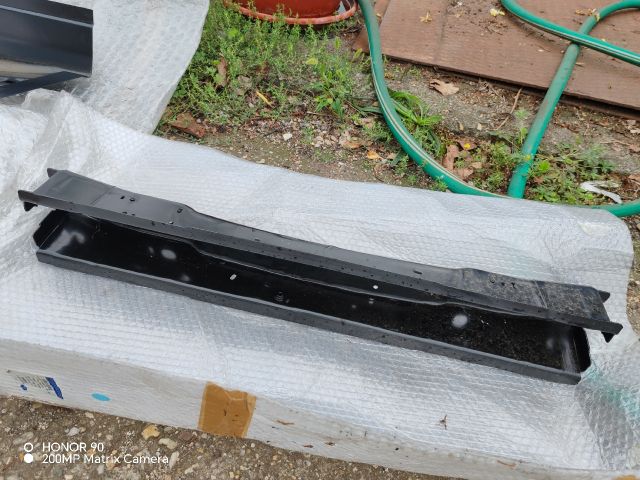 bontott FORD TRANSIT Jobb D Oszlop