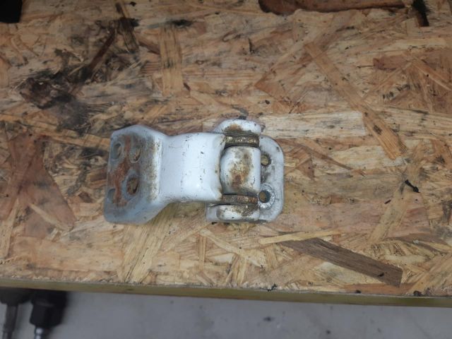 bontott FORD TRANSIT Jobb első Alsó Zsanér