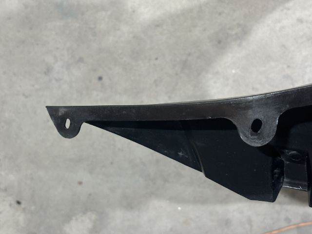 bontott FORD TRANSIT Jobb első Első Dobbetét (Kerékjárati, Műanyag)