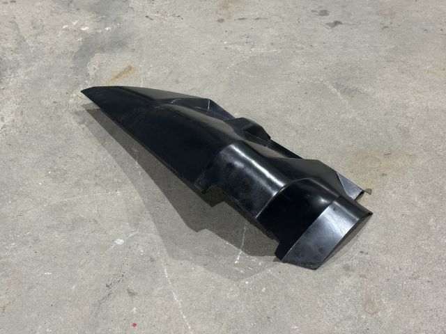 bontott FORD TRANSIT Jobb első Első Dobbetét (Kerékjárati, Műanyag)