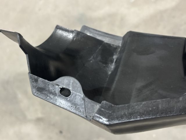 bontott FORD TRANSIT Jobb első Első Dobbetét (Kerékjárati, Műanyag)