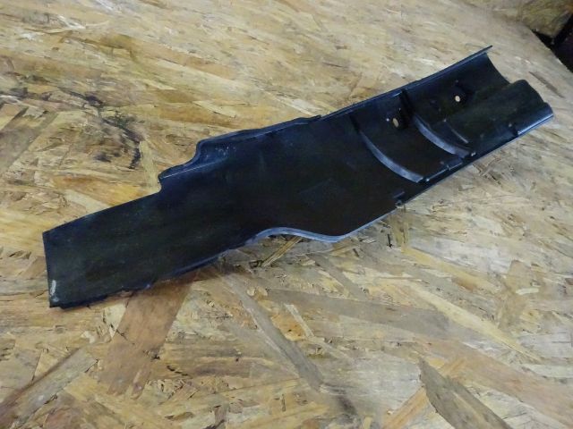 bontott FORD TRANSIT Jobb első Első Dobbetét (Kerékjárati, Műanyag)