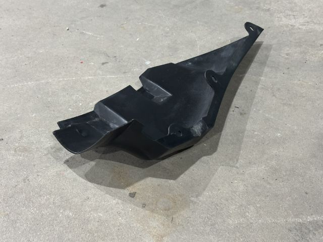 bontott FORD TRANSIT Jobb első Első Dobbetét (Kerékjárati, Műanyag)