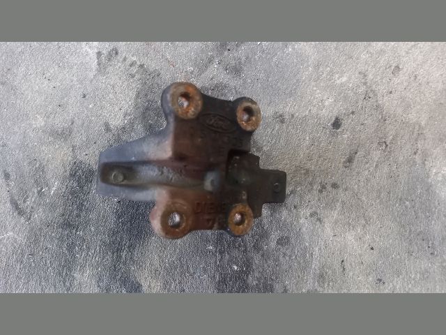 bontott FORD TRANSIT Jobb első Féltengely Tartó