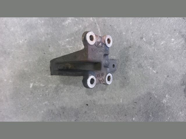 bontott FORD TRANSIT Jobb első Féltengely Tartó