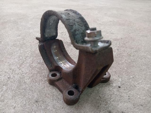 bontott FORD TRANSIT Jobb első Féltengely Tartó