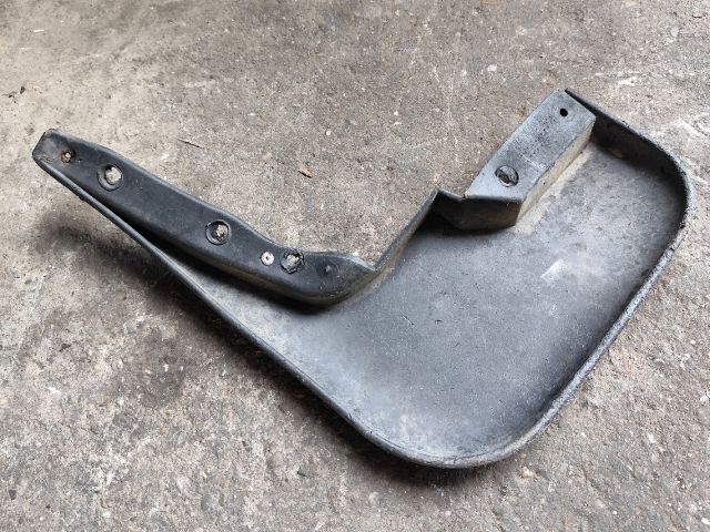 bontott FORD TRANSIT Jobb első Sárvédő Gumi