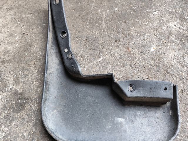 bontott FORD TRANSIT Jobb első Sárvédő Gumi