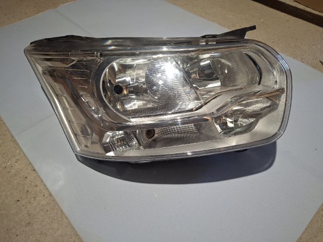 bontott FORD TRANSIT Jobb Fényszóró